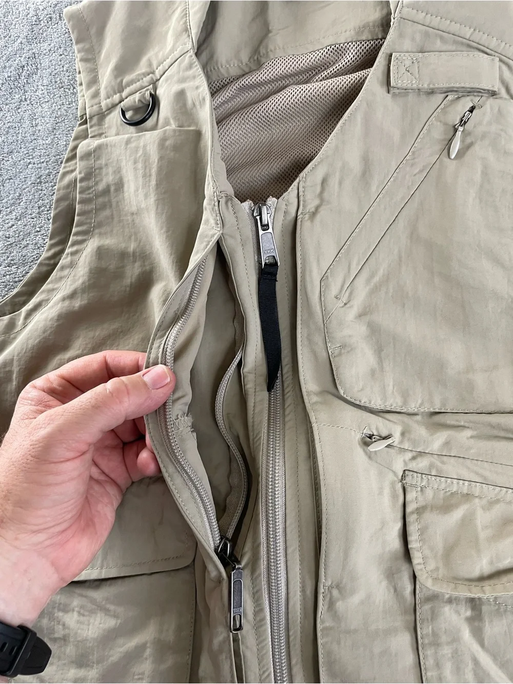 Royal Robbins Vest Men's M / S Fishing Hunting Field Utility Mesh Lined Khaki